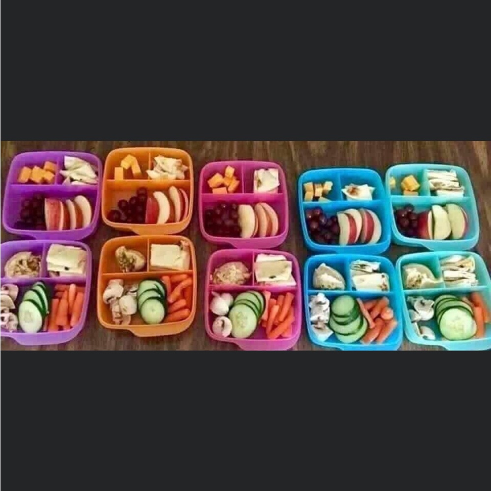 Tupperware divided lunch containers - Picture 7 of 8